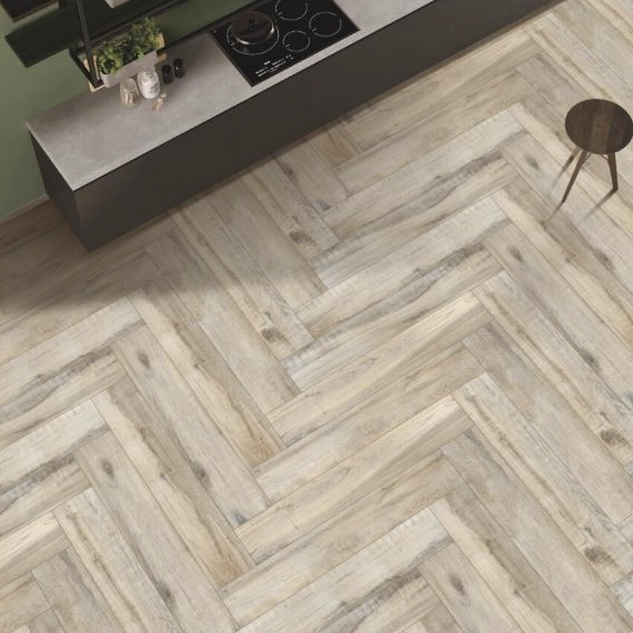 Wood look porcelain tiles